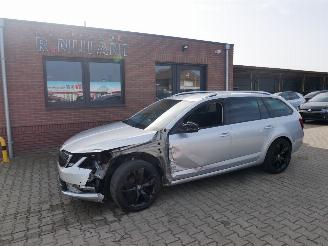 krockskadad bil auto Skoda Octavia STYLE 2020/12