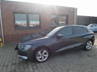 Schadeauto Audi A3 ADVANCED VIRTUAL COCKPIT ACC LEER LED 2025/7