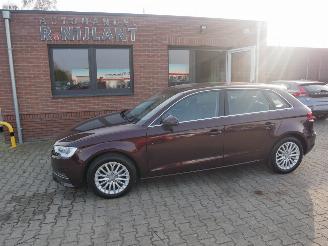 Unfallwagen Audi A3 SPORTBACK AMBIENTE S-TRONIC XENON LEER 2014/5