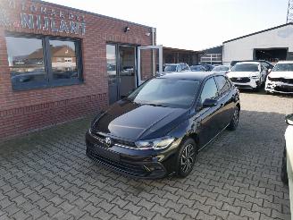 Schadeauto Volkswagen Polo LIFE IQ DRIVE LED APPLE CARPLAY 2025/10