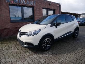 Vaurioauto  passenger cars Renault Captur  2016/3