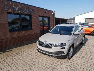 Schadeauto Skoda Karoq STYLE 4X4 LED ACC 2018/7