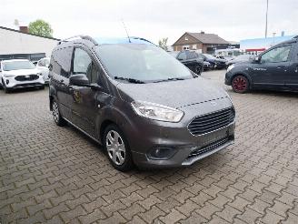 Ford Tourneo Courier TITANIUM picture 2