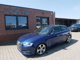 skadebil auto Audi A3 XENON PANORAMADAK 2013/11