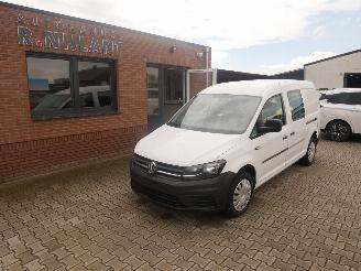Vaurioauto  passenger cars Volkswagen Caddy maxi 4 MOTION 5 PERSOONS 2016/11