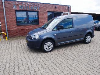 Vaurioauto  commercial vehicles Volkswagen Caddy MOTOR LOOPT ONREGELMATIG. 2012/2