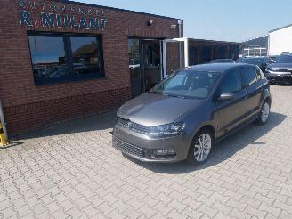 Vaurioauto  passenger cars Volkswagen Polo HIGHLINE 2016/11