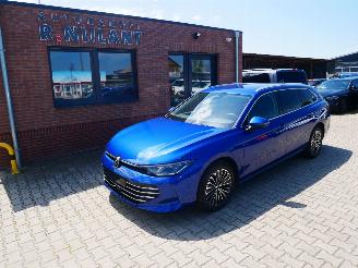 Schadeauto Volkswagen Passat ELEGANCE 2025/10