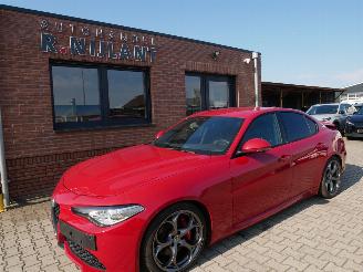 krockskadad bil auto Alfa Romeo Giulia VELOCE Q4 BI-XENON LEER APPLE CARPLAY 4x4 2019/7