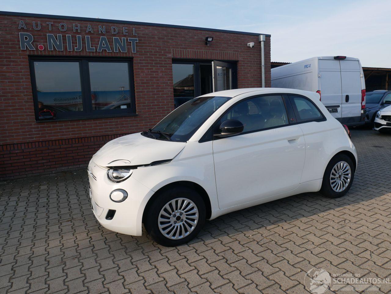 Fiat 500E RED