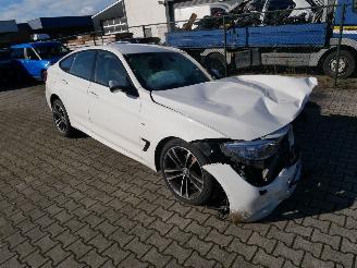 krockskadad bil auto BMW 3-serie 320 GRAN TOURISMO M-SPORT XDRIVE 2016/1
