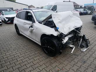 BMW 3-serie 330i TOURING XDRIVE M-SPORT SCHUIFDAK LEER LED picture 4