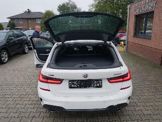 BMW 3-serie 330i TOURING XDRIVE M-SPORT SCHUIFDAK LEER LED picture 19