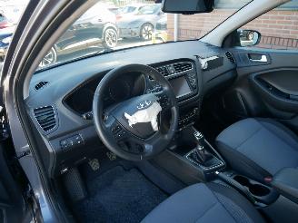 Hyundai I-20 PANORAMADAK picture 9