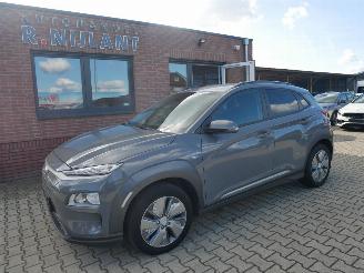 Damaged car Hyundai Kona  2020/11