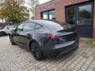 Tesla Model 3 RWD picture 4