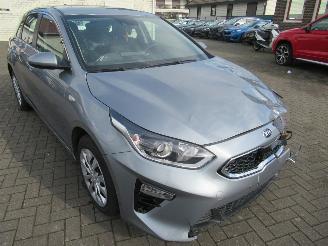 Kia Ceed 1.6D-mHYBRID   DynamicPlus-Line  Airco Navi Camera  24.500KM!! picture 5