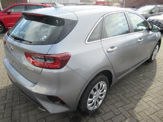 Kia Ceed 1.6D-mHYBRID   DynamicPlus-Line  Airco Navi Camera  24.500KM!! picture 3