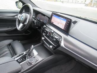 BMW 5-serie 530e Touring Aut. M-Sport  Shadow  Leer Navi Camera Panorama-D Head-Up SchuifDak E.Stoelen LuchtVering..... picture 15
