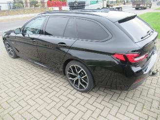 BMW 5-serie 530e Touring Aut. M-Sport  Shadow  Leer Navi Camera Panorama-D Head-Up SchuifDak E.Stoelen LuchtVering..... picture 10