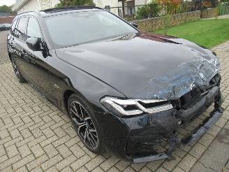 BMW 5-serie 530e Touring Aut. M-Sport  Shadow  Leer Navi Camera Panorama-D Head-Up SchuifDak E.Stoelen LuchtVering..... picture 6