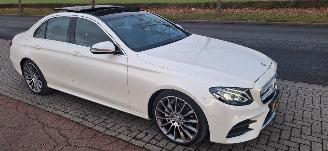 Mercedes E-klasse E200 Aut. AMG-LINE  AmbientLight  HalfLeer Navi Pano/SchuifDak StoelVerwarming NL-AUTO Schadevrij picture 4