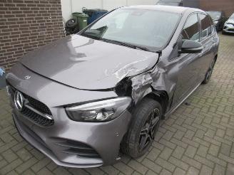 Mercedes B-klasse 180D Aut. AMG-LINE NightPack HalfLeer Navi Camera....... picture 5