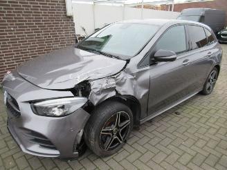 Mercedes B-klasse 180D Aut. AMG-LINE NightPack HalfLeer Navi Camera....... picture 6