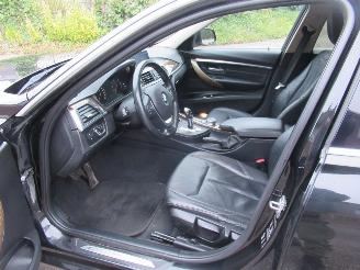 BMW 3-serie 318i Luxury picture 10