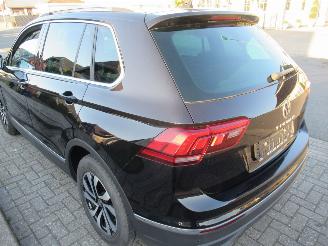 skadebil auto Volkswagen Tiguan 1.5TSI 150ps DSG Aut.Climatronic Navi Camera StoelVerwarming..... 2021/3