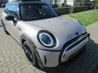 Mini Cooper 1.5 Aut.Climatronic Leer Navi Camera Panorama/Schuifdak Stoel-Verwarming... picture 2