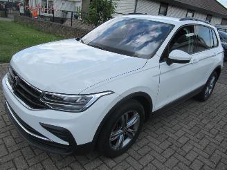 Avarii autoturisme Volkswagen Tiguan 2.0TSI 190pk DSG Aut. 4MOTION 4x4  Climatronic Navi Camera TrekHaak-Klapbaar... 2024/7