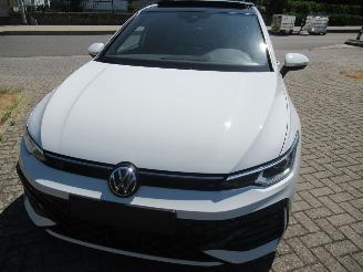 Unfallwagen Volkswagen Golf 1.5TSI R-LINE 16.351km Pano/SchuifDak Harman/Kardon 360Cam Keyless-Go Android/Carplay... 2025/1