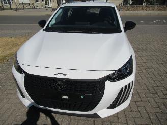 Avarii autoturisme Peugeot 208 1.2 Hybrid 22.025km Klima CruiseControl Pdc Navi>Android Auto/Carplay 2025/3