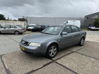 Schadeauto Audi A6 2.4 5V Advance sedan Aut. 2000/4