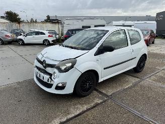 Schadeauto Renault Twingo 1.2 16v Authentique 2012/3