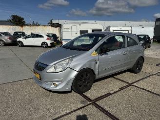 krockskadad bil auto Opel Corsa 1.4 16v 2007/1