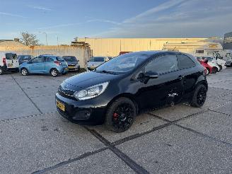 Unfallwagen Kia Rio 1.2 CVVT PLUS PACK 2012/8