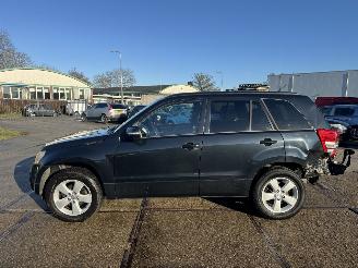 Suzuki Grand-vitara 2.4 Exclusive 4X4 picture 18