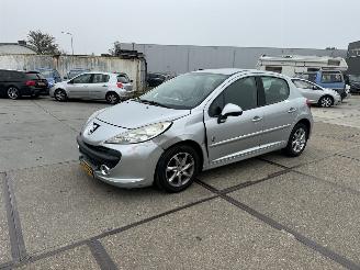Vaurioauto  passenger cars Peugeot 207 1.4 VTI Urban Move 2012/2