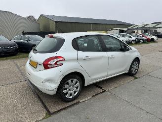 Peugeot 208 1.2 VTI Envy picture 3