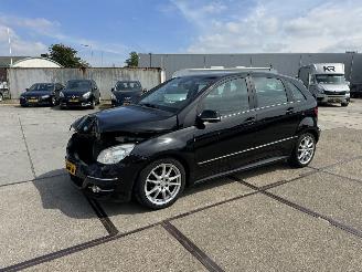Avarii autoturisme Mercedes B-klasse B180 automaat 2010/8