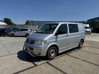 skadebil bedrijf Volkswagen Transporter 2.5 TDI Aut. DC 2005/10