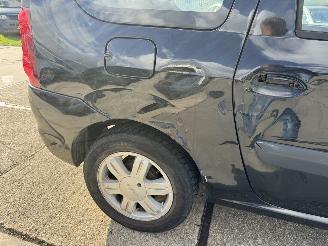 Dacia Logan 1.6 Blackline  7 persoons picture 19