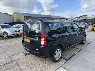 Dacia Logan 1.6 Blackline  7 persoons picture 3