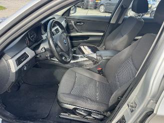 BMW 3-serie 318i Touring picture 5