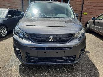  Peugeot Partner 1.2 110Pk Partner Premium 2x schuifdeuren & Achter deuren PDC Voor & Achter 2023/12