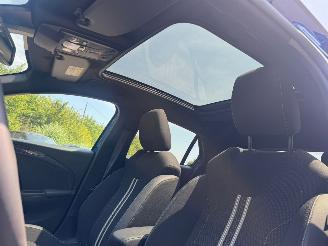 Opel Corsa GS LINE 130PK PANO AUTOMAAT Rijbare schade picture 28