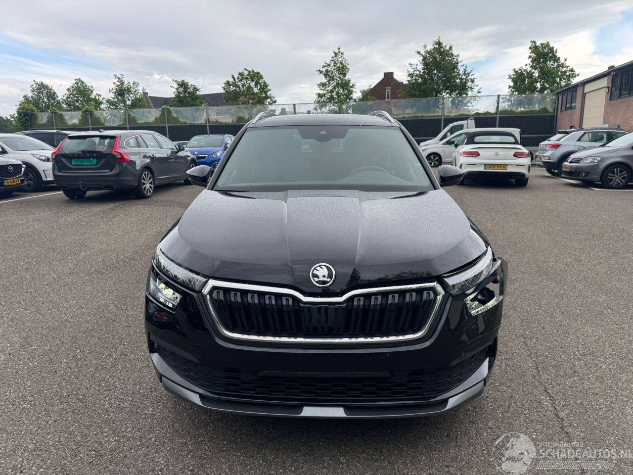 Skoda Kamiq Ambition PANO AUTOMAAT Keyless entry & GO Achteruitrijcamera trekhaak