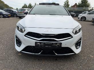 skadebil auto Kia Ceed GT Line 160pk PANO Automaat LED 2023/5